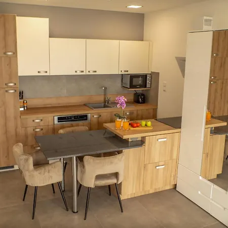 Panorama Superior - Pool, Garden, Parking *