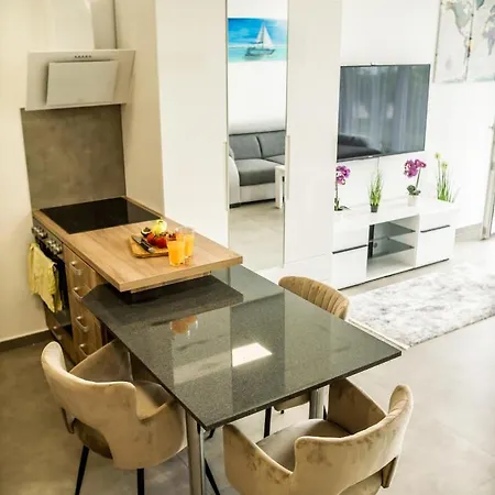 Διαμέρισμα Panorama Superior - Pool, Garden, Parking *